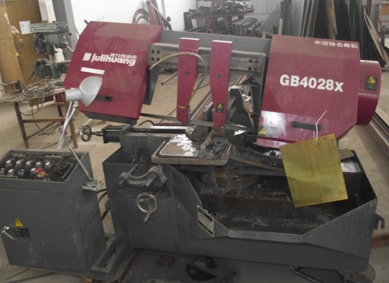 Band saw machine