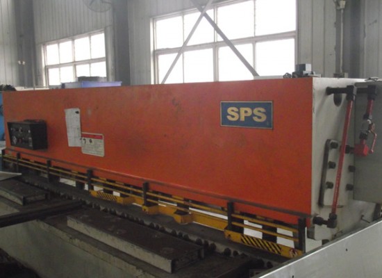 CNC precision shearing machine