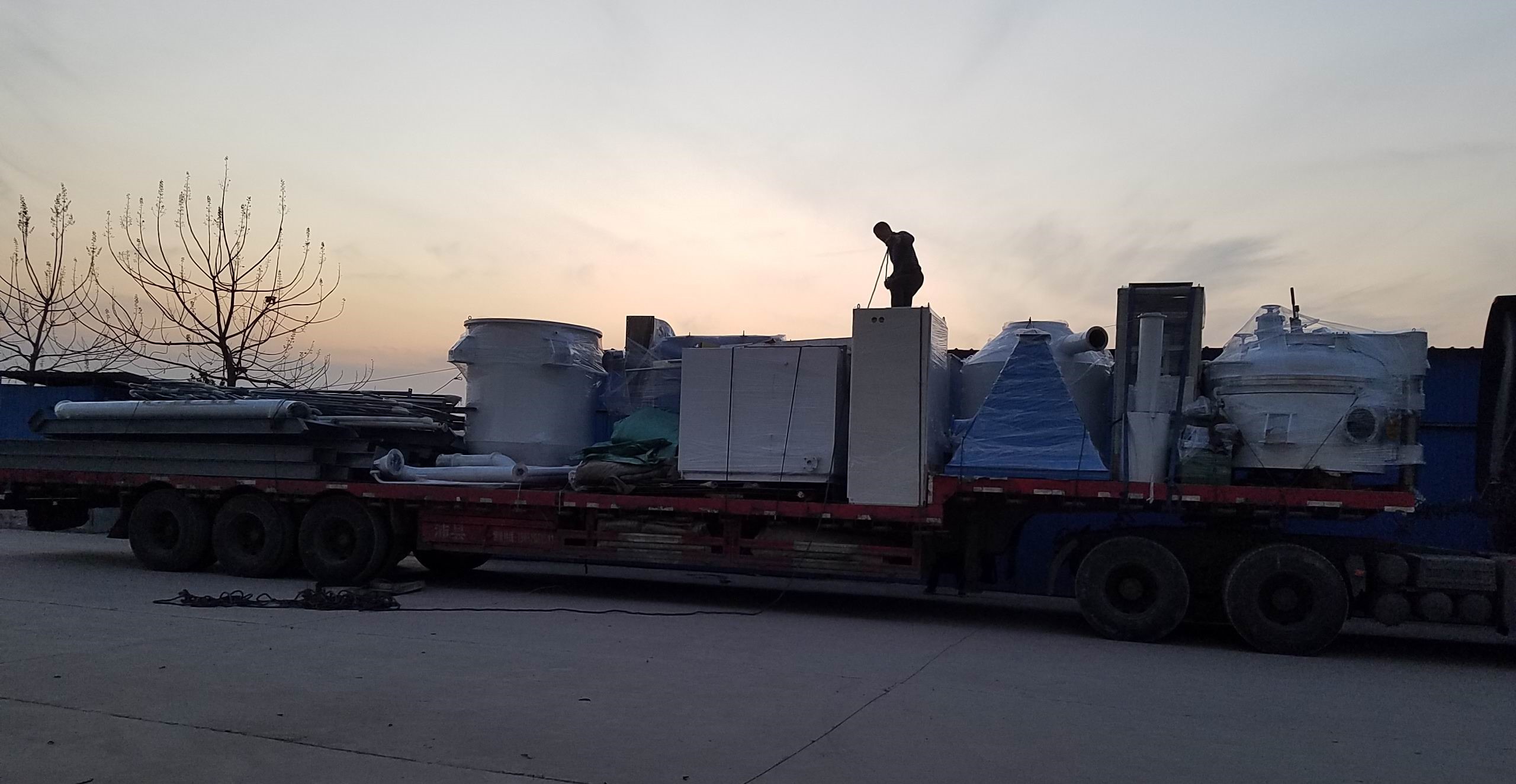 真空氣霧化設(shè)備發(fā)貨